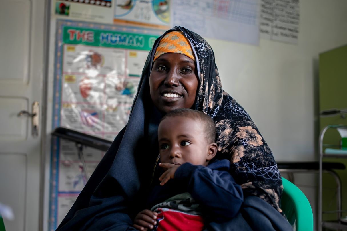 Mother and child particiapting in the ALMANACH project in Somalia (Photo: ICRC)