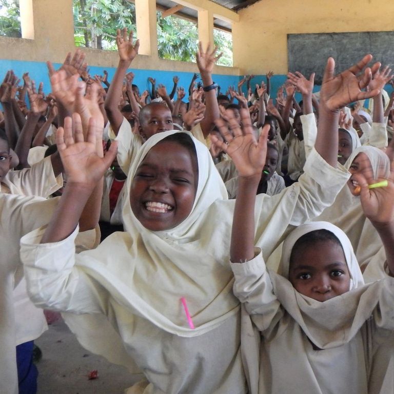 Schoolchildren taking part in a clinical trial in Pemba, Tanzania (Photo: Swiss TPH)