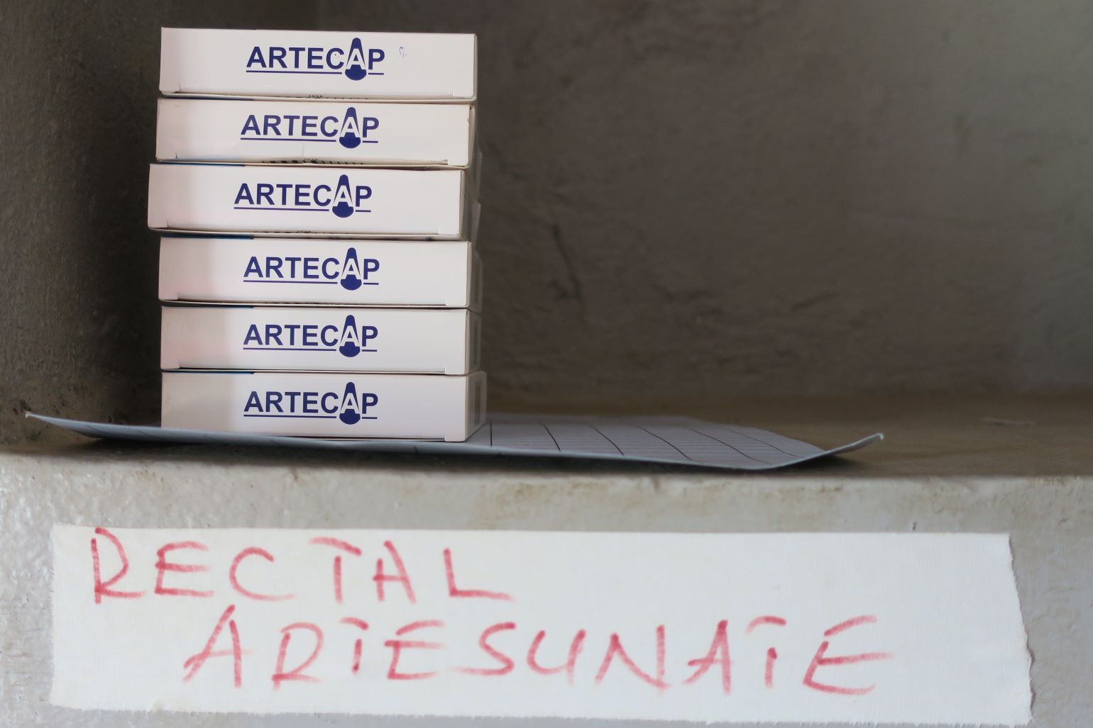 Packs of rectal artesunate