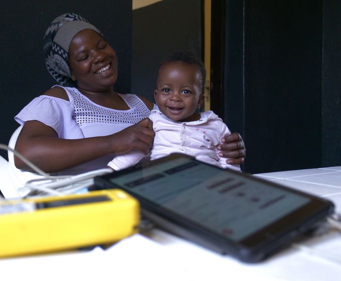 Mother and child participating in the DYNAMIC study in Rwanda (Photo: Magali Rochat)