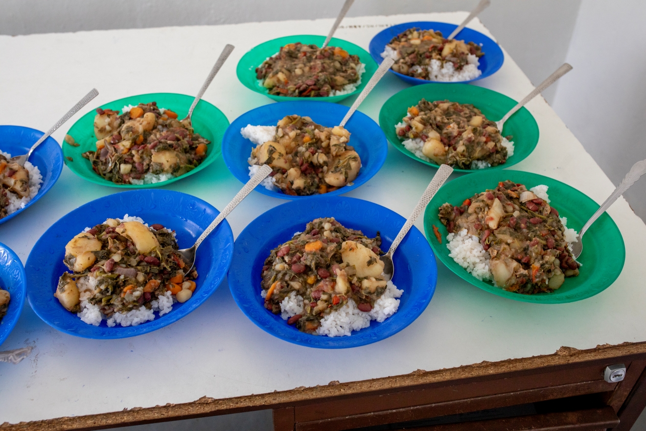 Plates of healthy food (hoto: Alice Kayibanda/Swiss TPH/Fairpicture)
