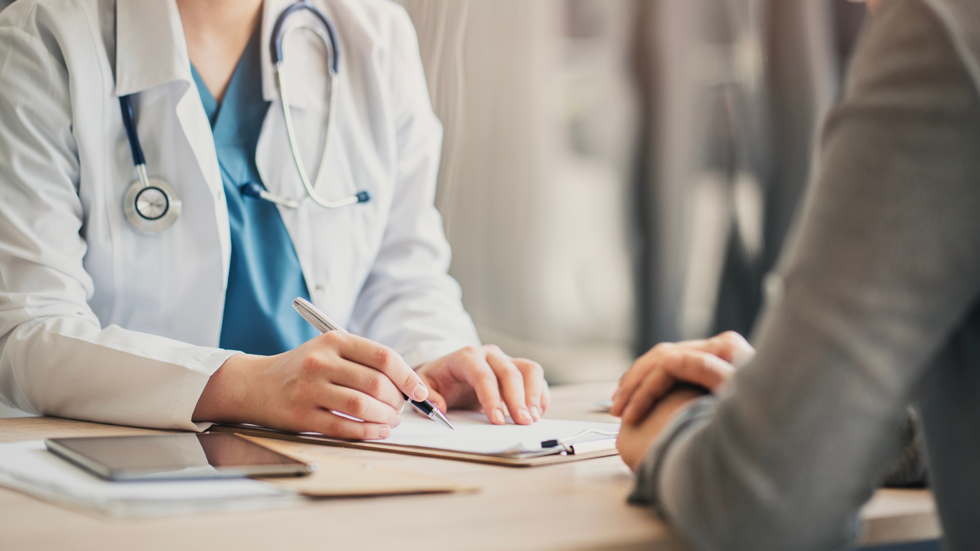 Doctor consulting a patient (Photo: AdobeStock)