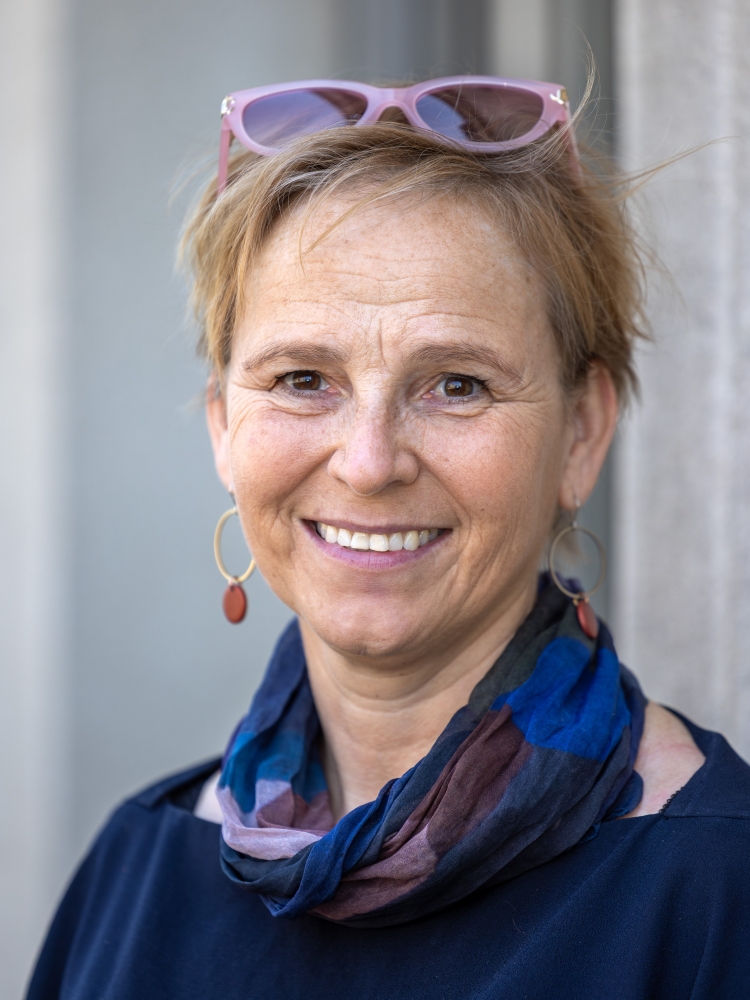Dr. Barbara Wieland Dr. Barbara Wieland