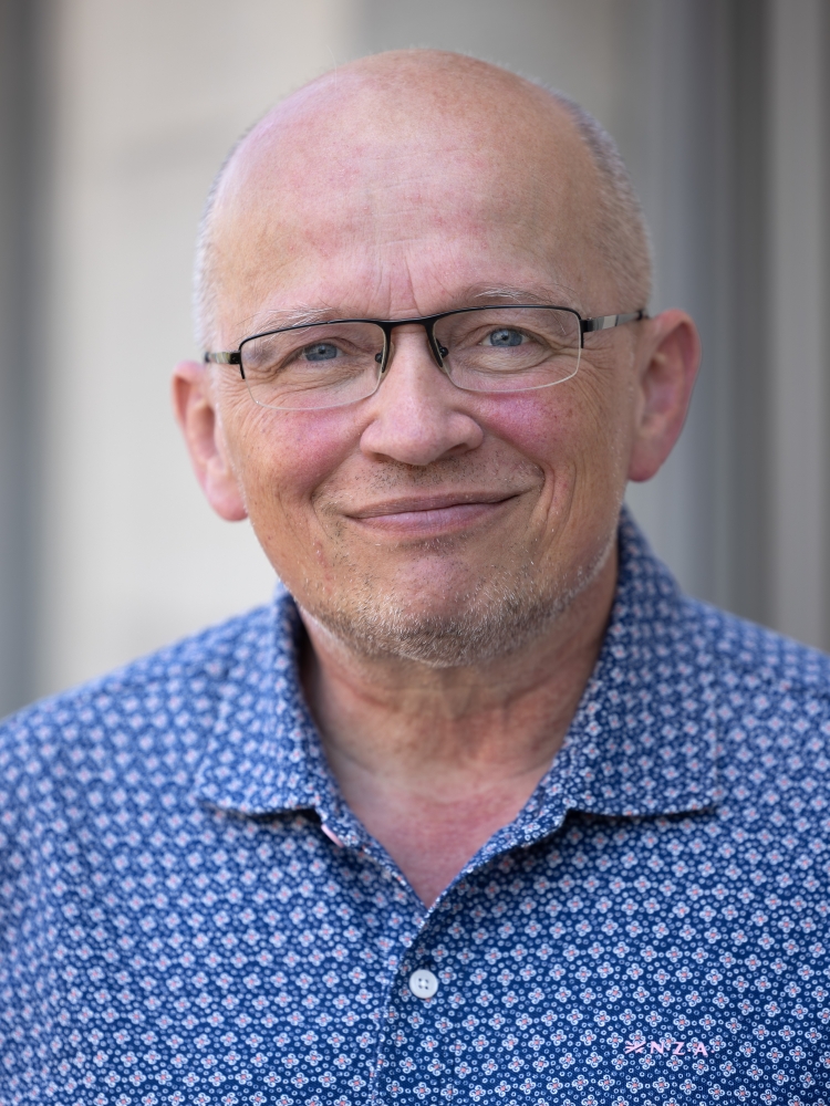 Prof. Dr. med. François Chappuis Prof. Dr. med. François Chappuis